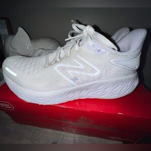 NEW BALANCE FRESH FOAM 1080 WOMENS 6 B